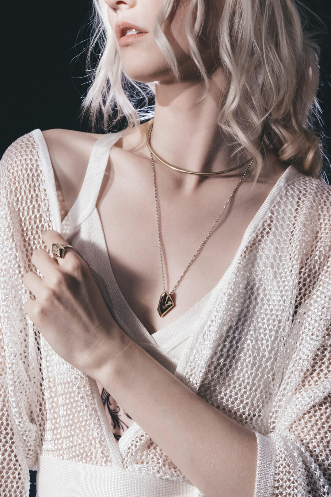 The Art of Layering Jewelry for a Trendy Look