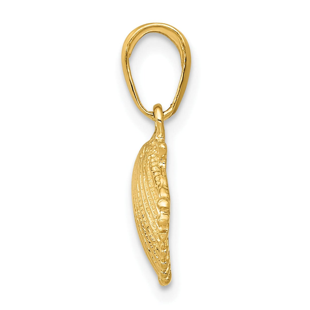 10K Yellow Gold Scallop Shell Pendant, 17mm