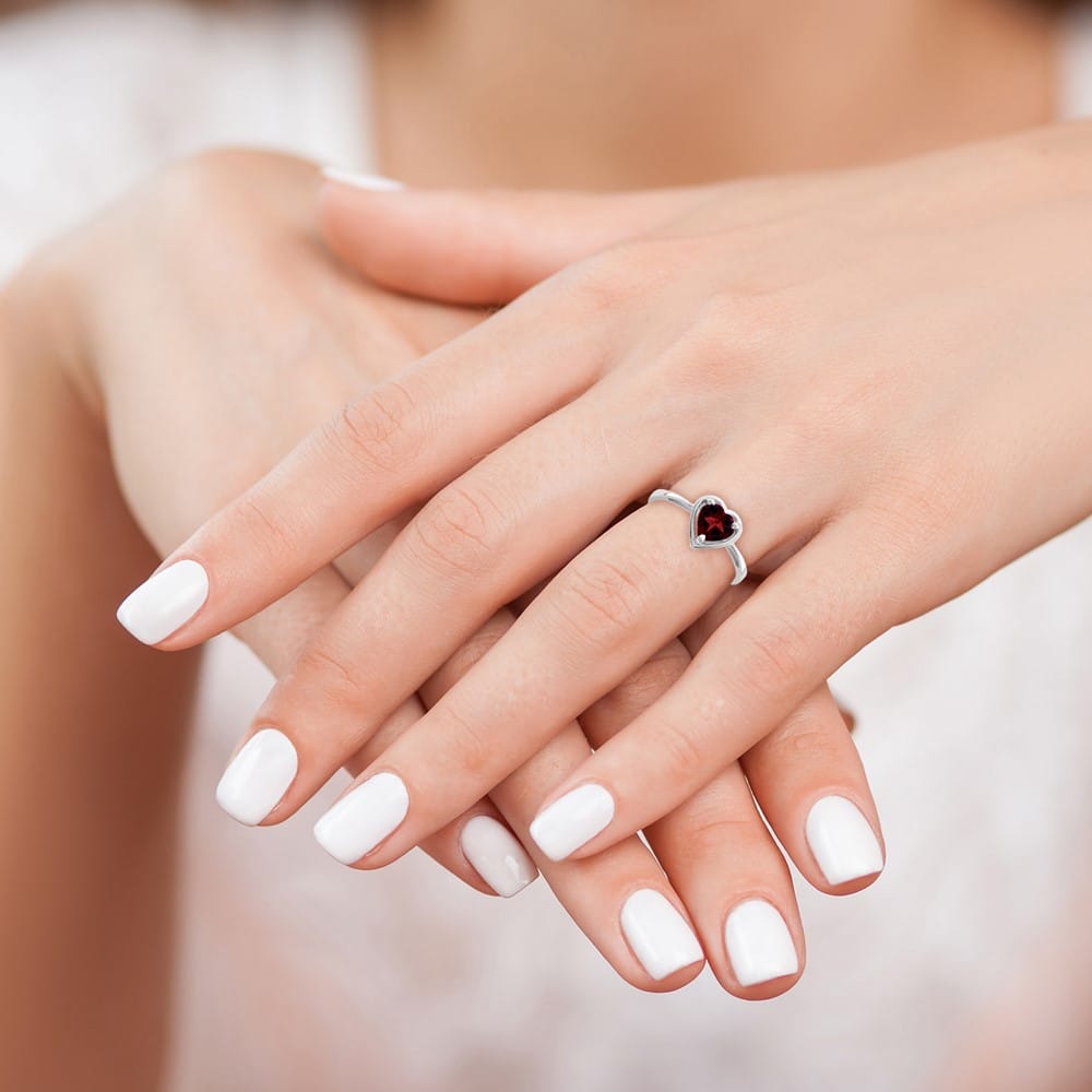 14k White Gold 6 mm Heart Garnet Ring