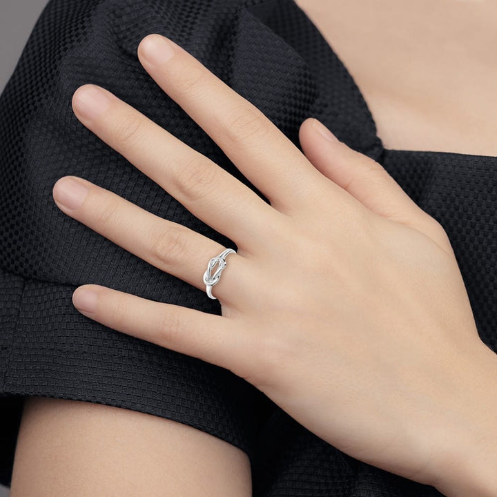 14k White Gold Freeform Knot Ring