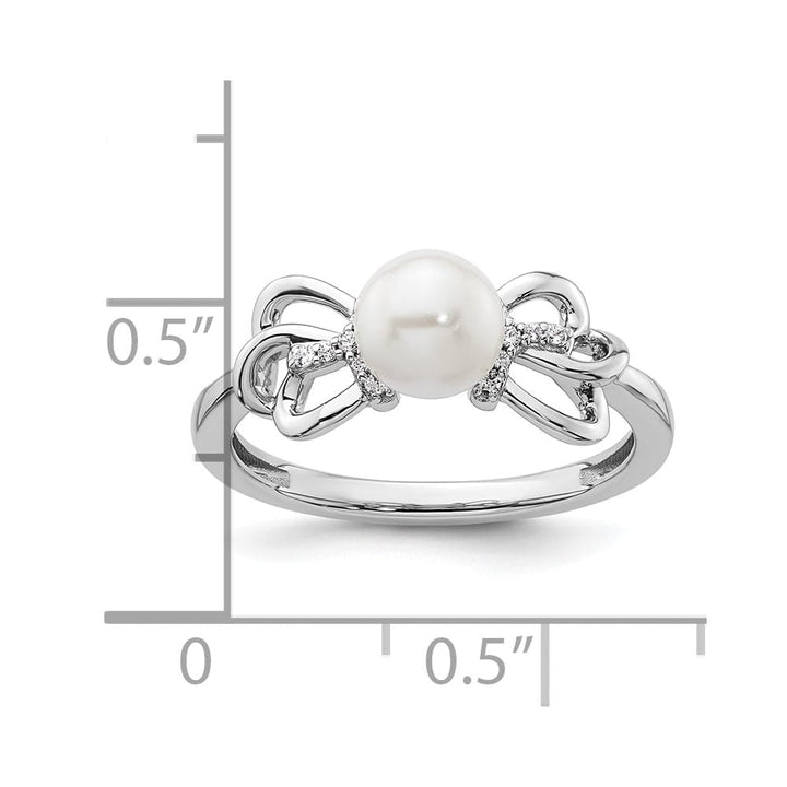 14k White Gold White Freshwater Cultured Pearl 1/20 Carat Diamond Ring Size 7
