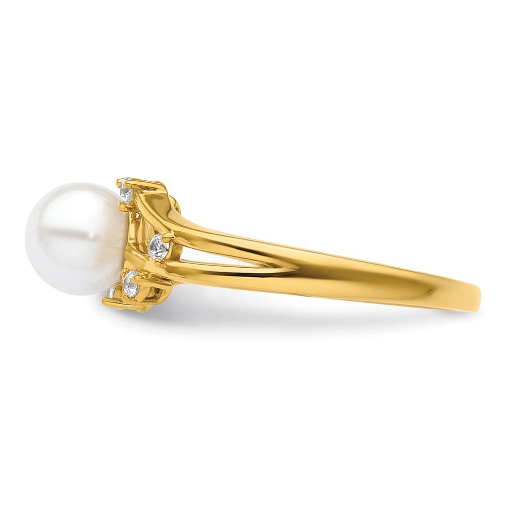 14k Yellow Gold 1/10 Carat Diamond and White Cultured Pearl Ring Size 7