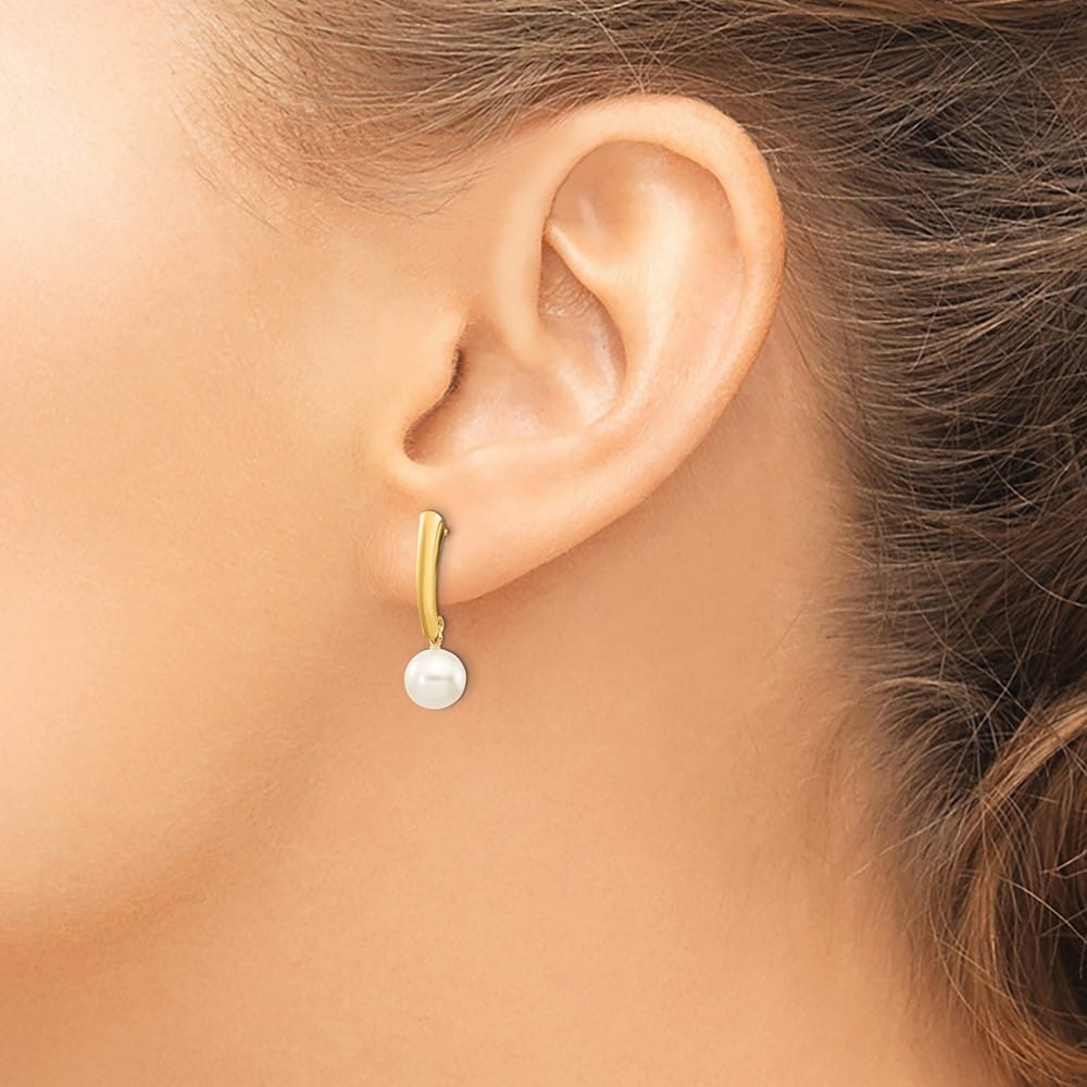 14K Yellow Gold 6-7mm White Round Freshwater Pearl Post Earrings