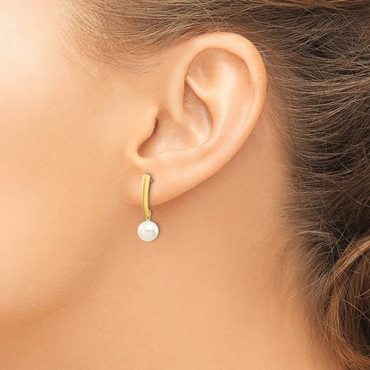 14K Yellow Gold 6-7mm White Round Freshwater Pearl Post Earrings