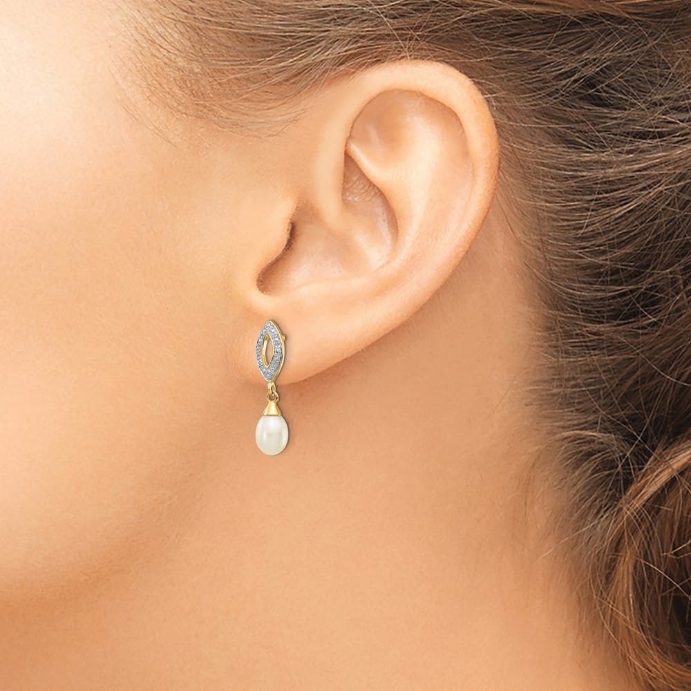 14K Yellow Gold 7x5mm White Teardrop Freshwater Pearl and Earrings
