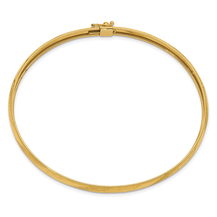 14k Textured and Diamond-cut Twist Pattern 6.20mm Flexible Oval