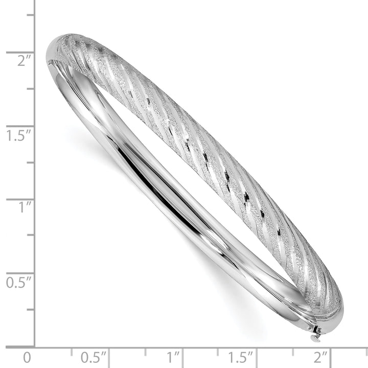 14k White Gold Textured Diamond-cut 6.20mm Twisted Hinged Oval Bangle