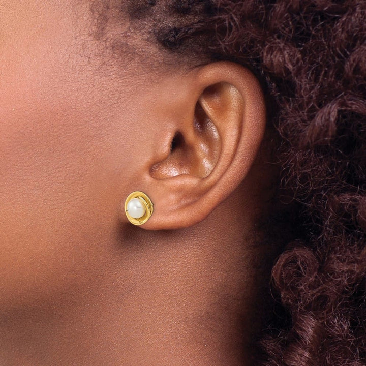 14K Yellow Gold 6-7mm White Button Freshwater Pearl Post Earrings