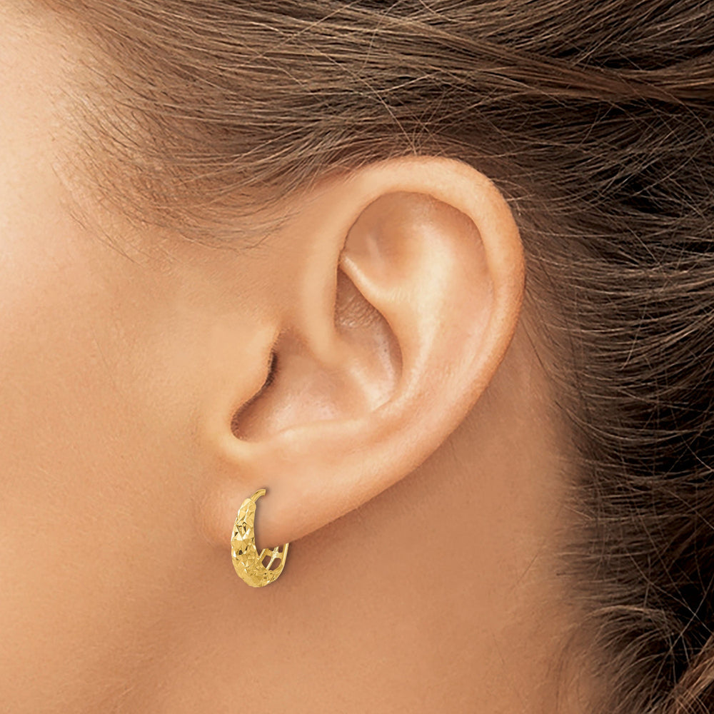 Lovely Rita's Earrings 14K Yellow Gold Chic Diamond-Cut 14mm Hinged Hoop Earrings