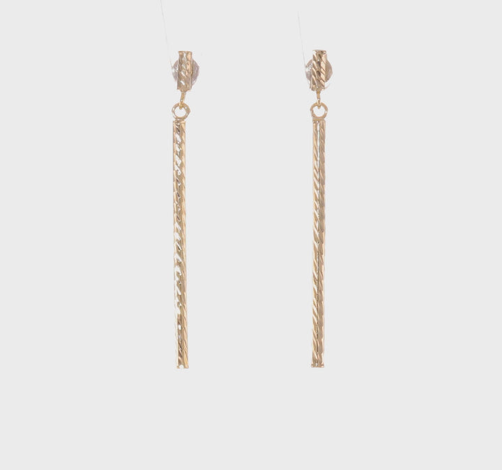 14K Yellow Gold Gleaming Polished 2 mm Diamond-Cut Bar Post Earrings