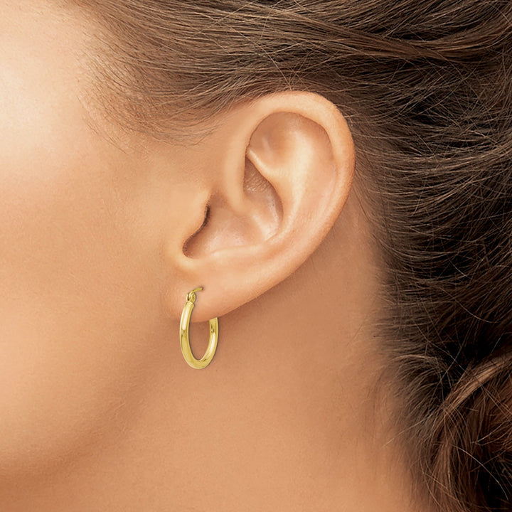 Lovely Rita's Earrings Gold Polished 2MM Round Classic Hoop Earrings